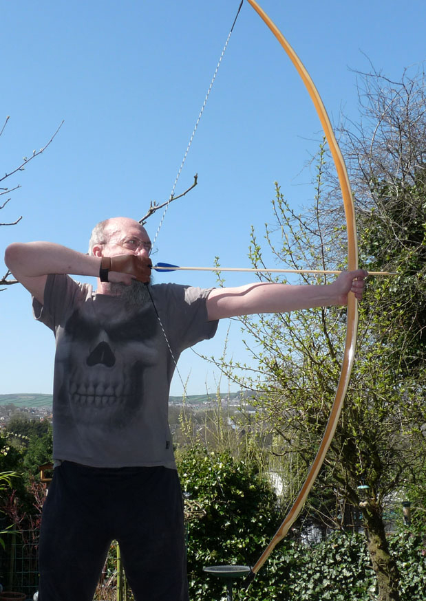 Gallery 148 page 1yew and laminated English longbow 60lb at 28